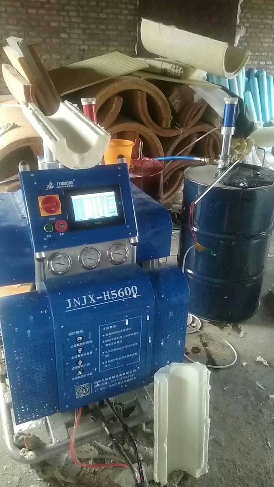 PLC聚氨酯發(fā)泡機(jī)系統(tǒng)多工位瓦殼管澆注機(jī)器