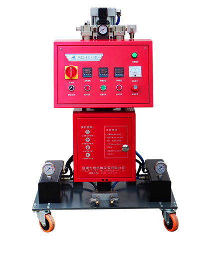 聚氨酯發(fā)泡設(shè)備型號：JNJX-