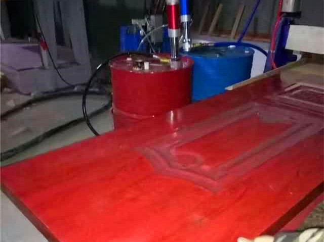 聚脲地坪噴涂現(xiàn)場